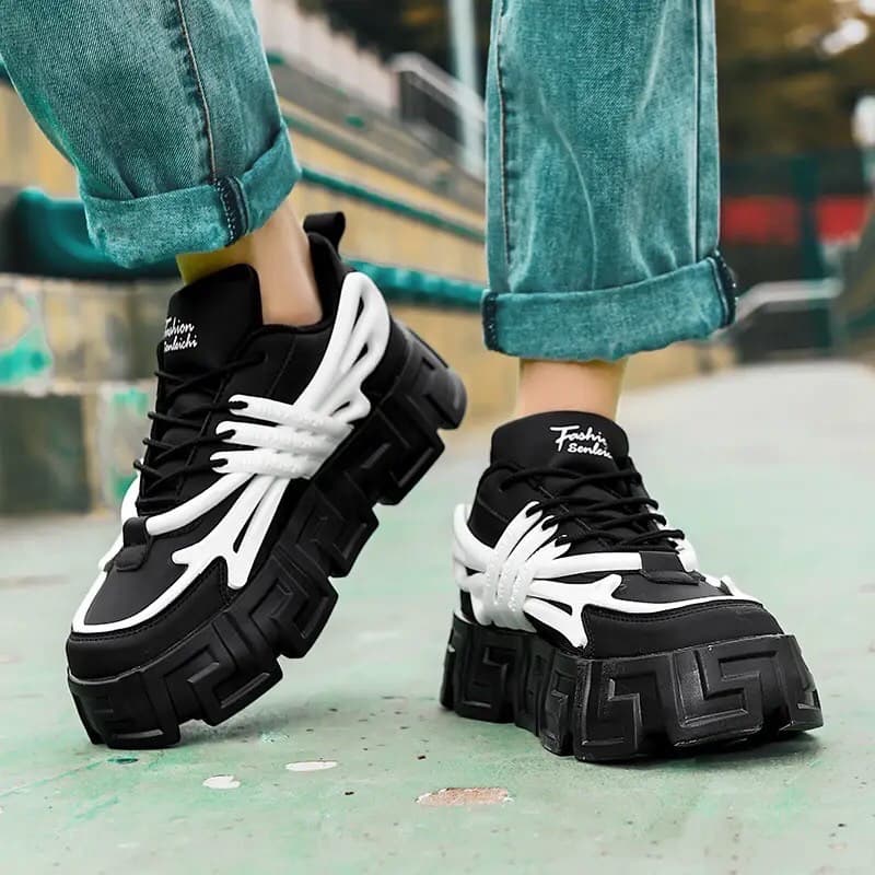300-Heighten sneaker bw